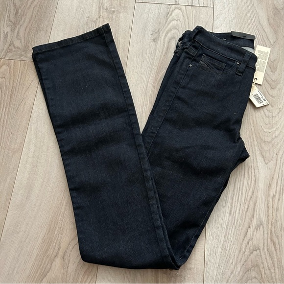 Diesel Doris-B Super Slim Bootcut Regular Waist Size 25 - Picture 8 of 8